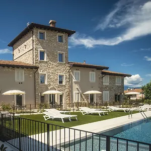 Apartment Relais Madergnago Gardapartments, Desenzano del Garda