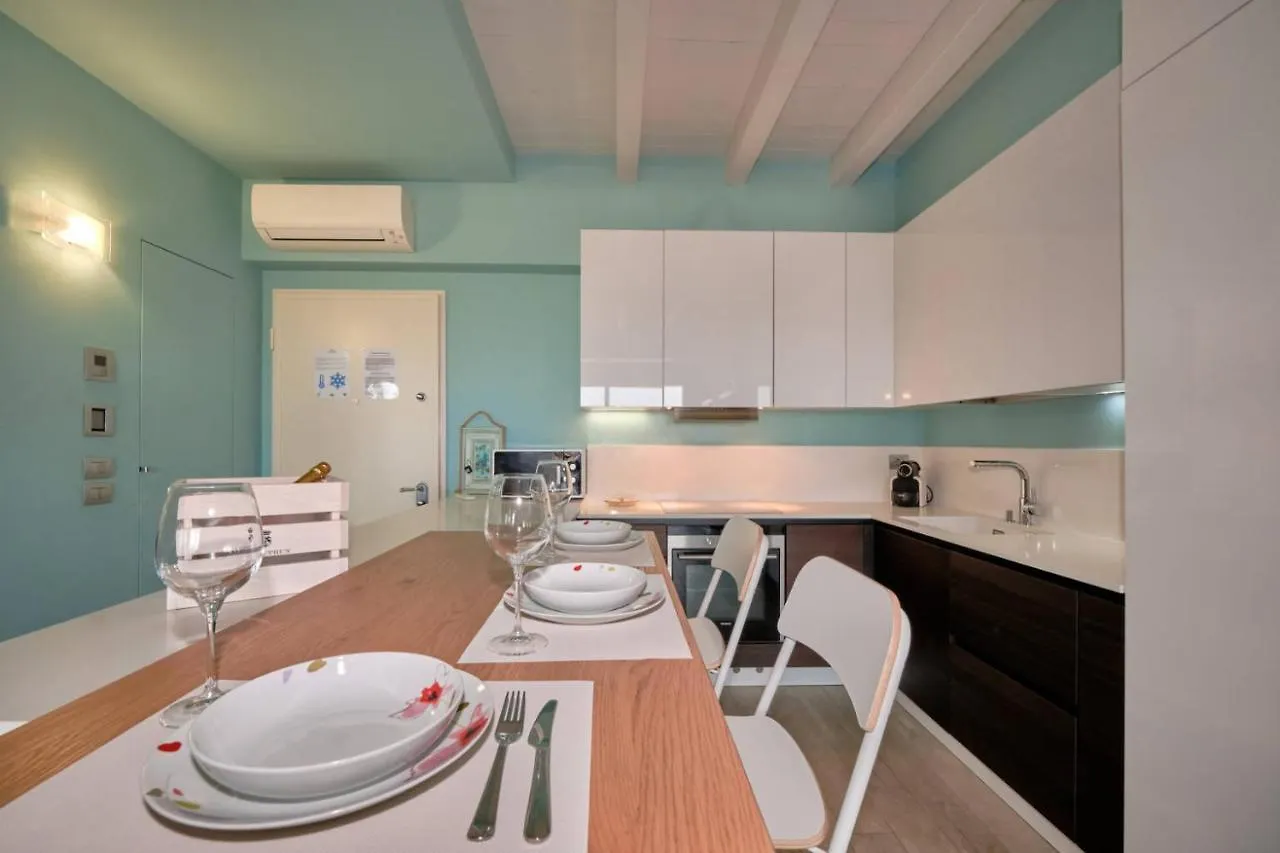 Warda B11 Apartment Desenzano del Garda Italy