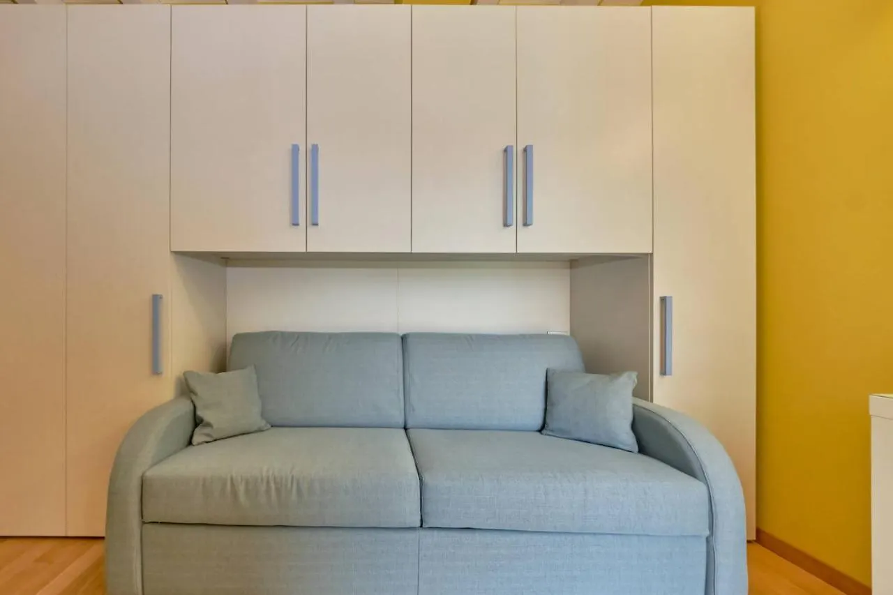 Warda B11 Apartment Desenzano del Garda 0*,  Italy